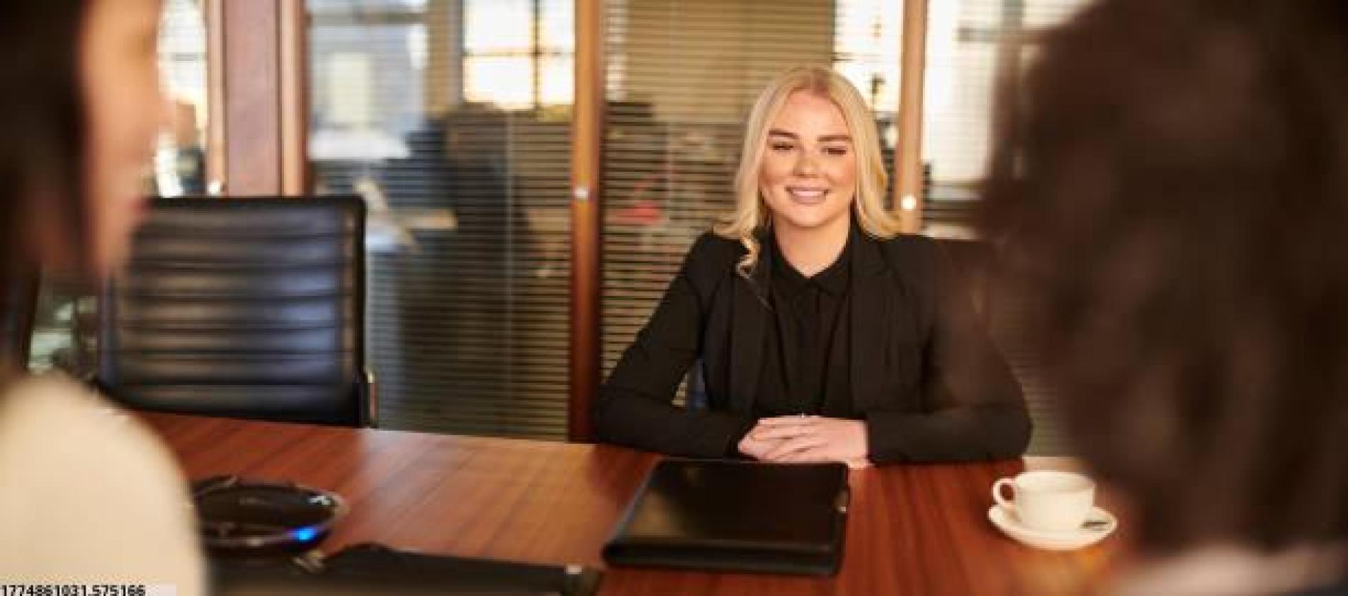 提供天气与场地信息